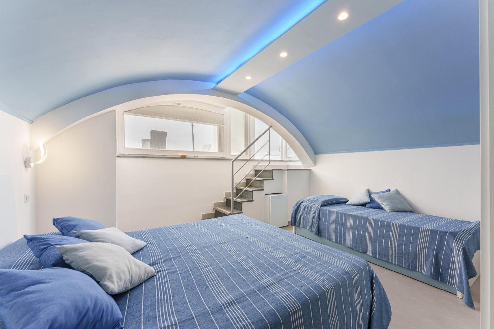 Le Rondinelle Rooms Прочида Екстериор снимка